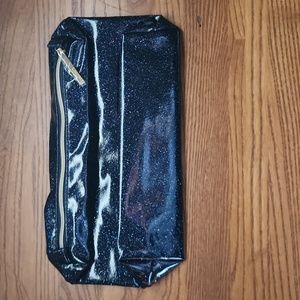 Free Cosmetic Bag!